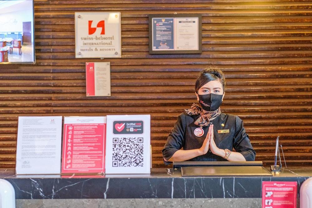 Swiss-Belhotel Mangga Besar Yakarta Exterior foto